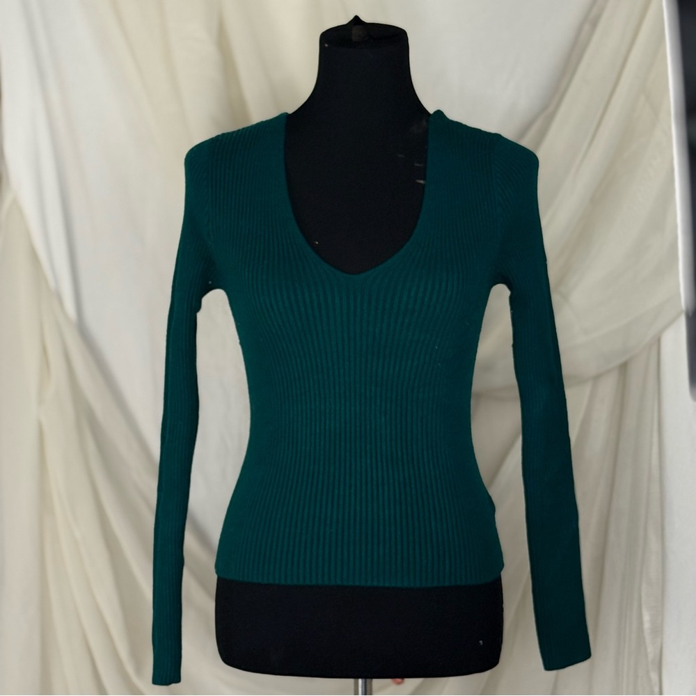 Forever 21 Deep Green V-Neck Sweater